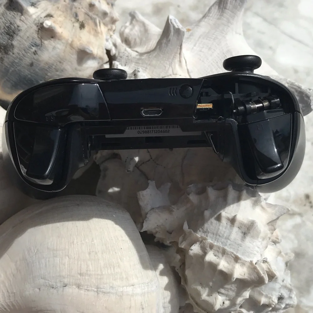 XBox One Black Wireless Gaming Controller without battery back